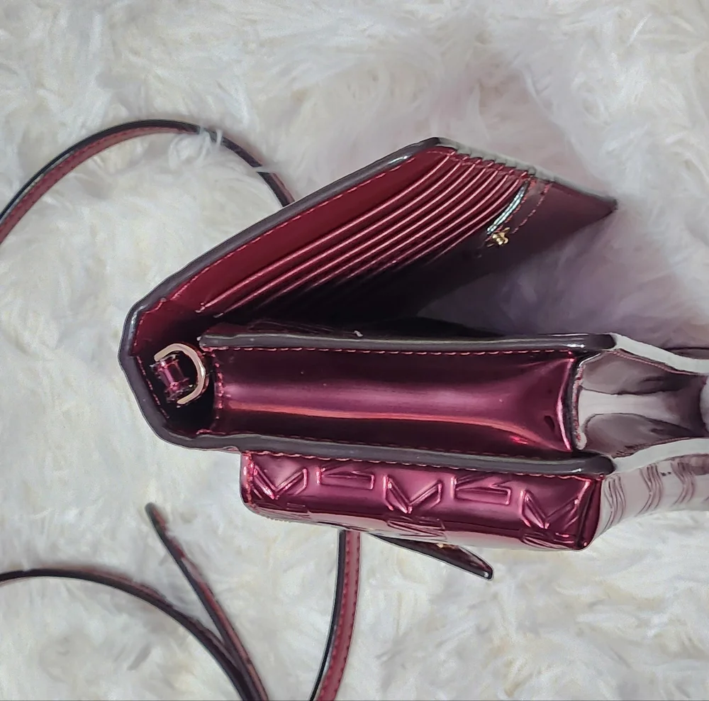 Sale! Jet Set phone crossbody
